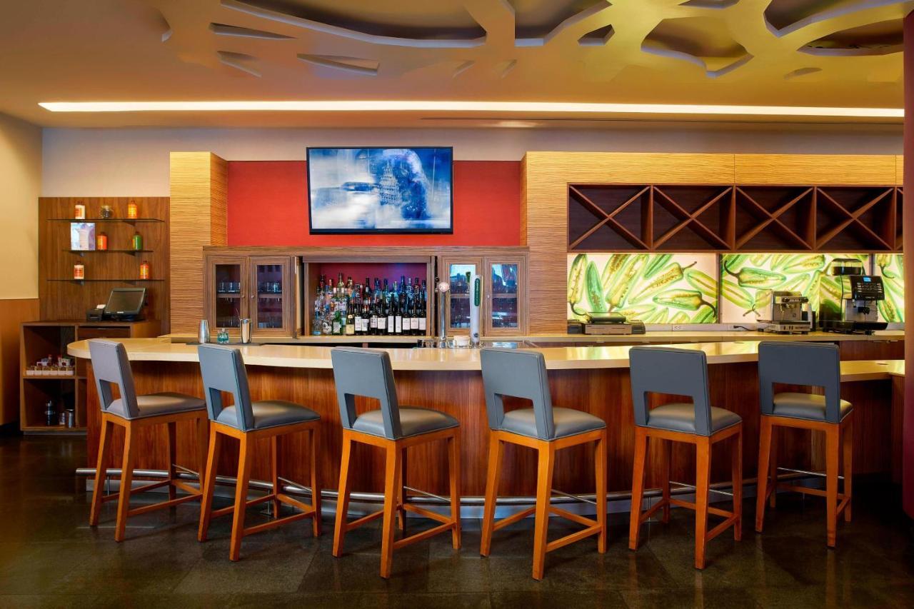 Courtyard By Marriott Mexico City Airport Екстериор снимка